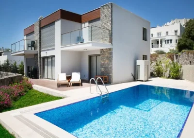 Hayalinizdeki havuzlu ev projeleri hakkında aradığınıza her şeyi sayfamızda bulabilirsiniz. 25+ yılın deneyim, bilgi ve birikimiyle sektörde hizmet veriyor, hayallerinizi hayata geçirmek için bütün imkanlarımızı seferber ediyoruz. Havuzlu ev ve fiyatları hakkında bütün merak ettikleriniz için 7/24 bizi arayabilir, %100 müşteri memnuniyeti odaklı hizmetlerimizden yararlanabilirsiniz.